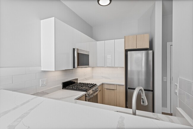 Building Photo - 1625 W Howard St