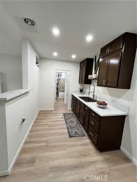 Foto del edificio - 14449 Palmrose St