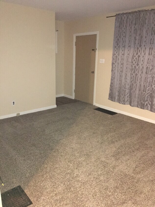 1110 Ardmore Ave SW, Canton, OH 44710 House Rental in Canton, OH