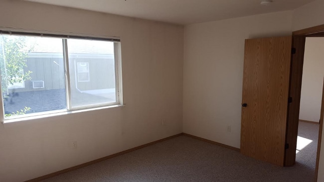 Building Photo - 27 Appleway Dr