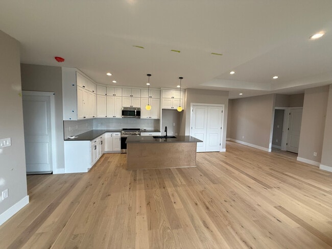 Building Photo - 226 Curtis Dr