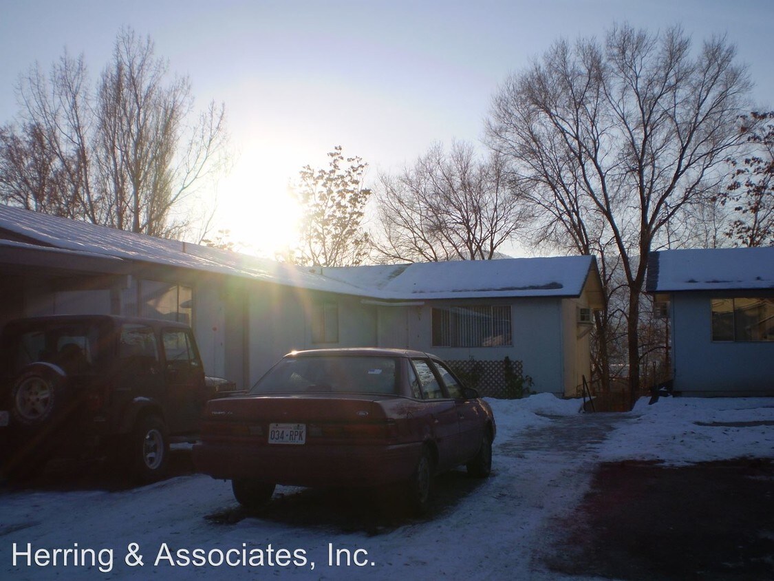 Primary Photo - 1020 N Baker Ave