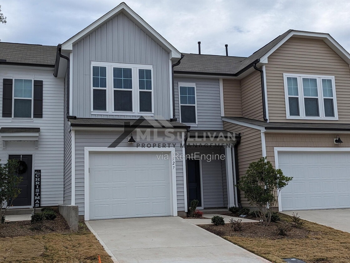 Photo - 1527 Smoky Mountains St