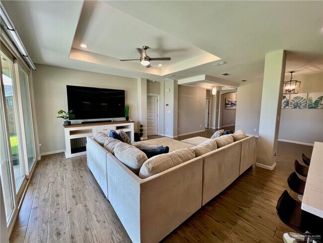Foto del edificio - 5109 Lost Creek Ln