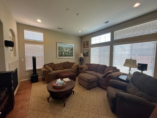 Foto del edificio - Exceptional Spring Lake Home – 3 Bedrooms + Den | 1,975 Sq. Ft.