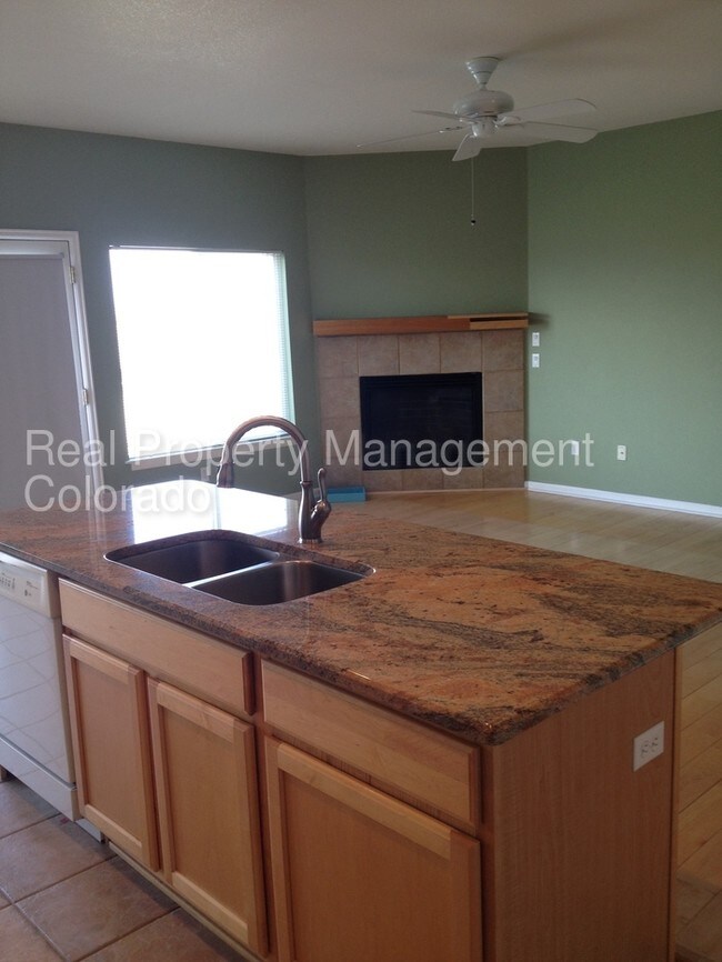 Building Photo - Great Home with Mountain Views