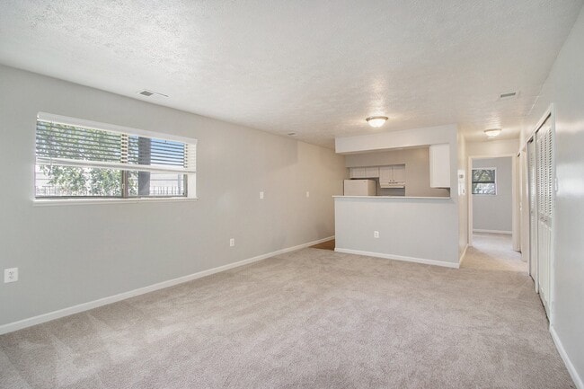 Building Photo - Briarwood Apartments