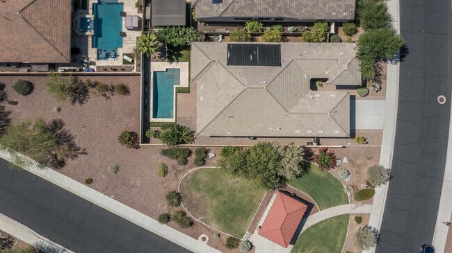 Foto del edificio - 18215 W Desert Sage Dr