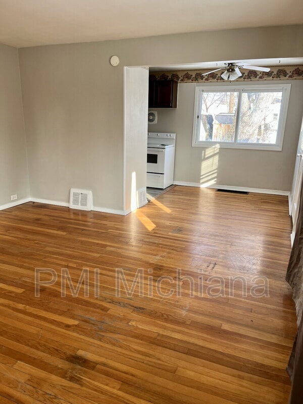 Foto del edificio - 4414 Huron Cir