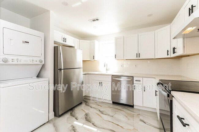 Foto del edificio - 300 Monroe Ave