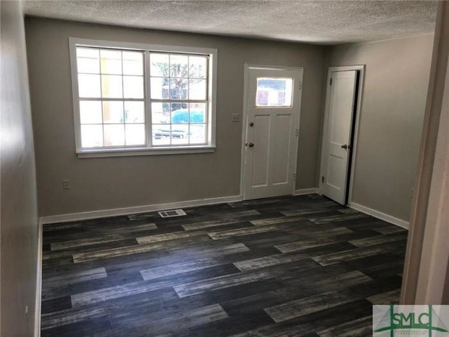 Building Photo - 2 bedroom in Savannah GA 31419