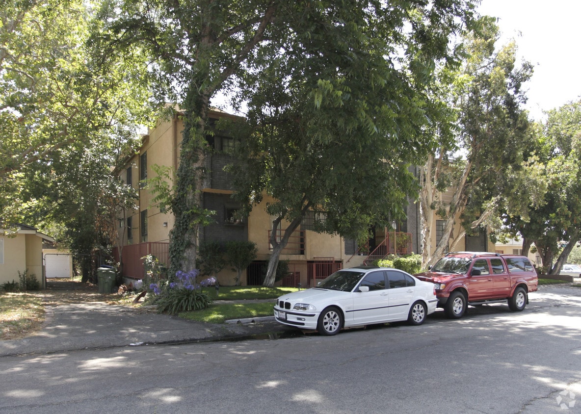 5408 Carpenter Ave, Valley Village, CA 91607 Apartments in Valley