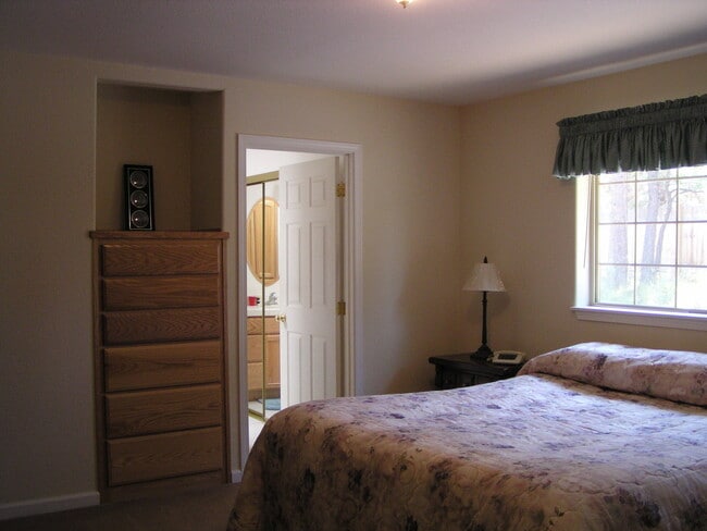 Building Photo - Squaw Creek Canyon Estates