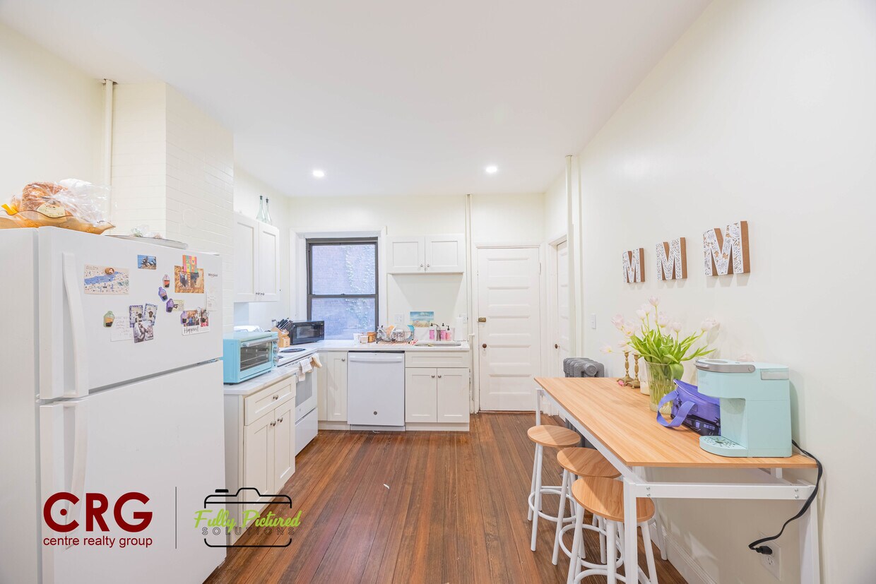 Foto principal - 1855 Beacon St