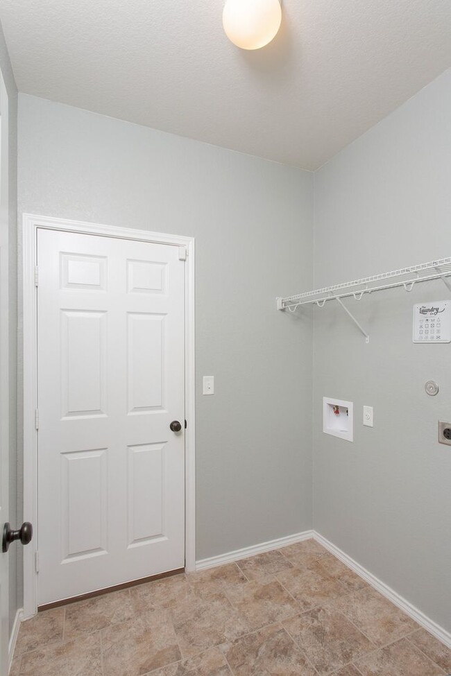 Building Photo - Beautiful Alamo Ranch Rental Home Availabl...