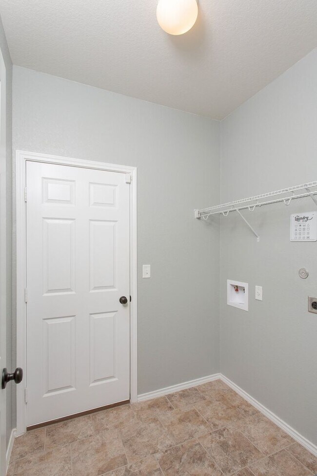 Foto del edificio - Beautiful Alamo Ranch Rental Home Availabl...