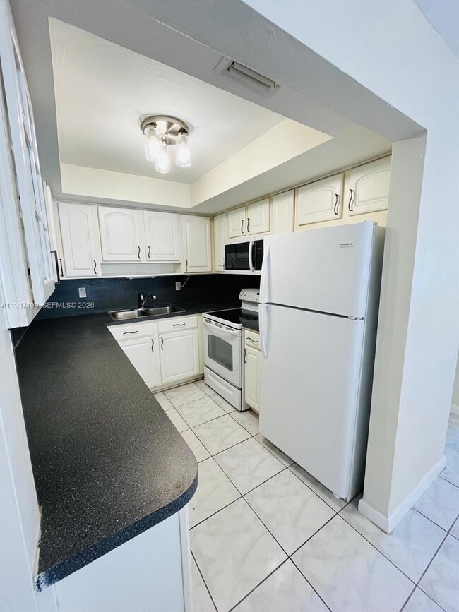 Foto del edificio - 5654 NE 5th Ave