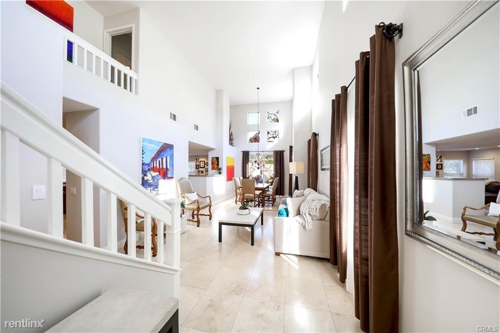 Primary Photo - 3 br, 2.5 bath House - 60 San Raphael