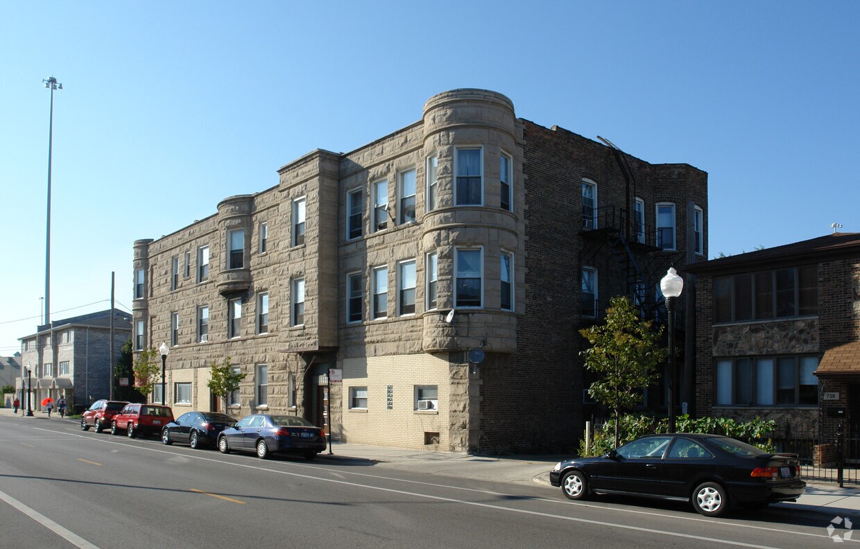 Foto del edificio - 744 W 26th St