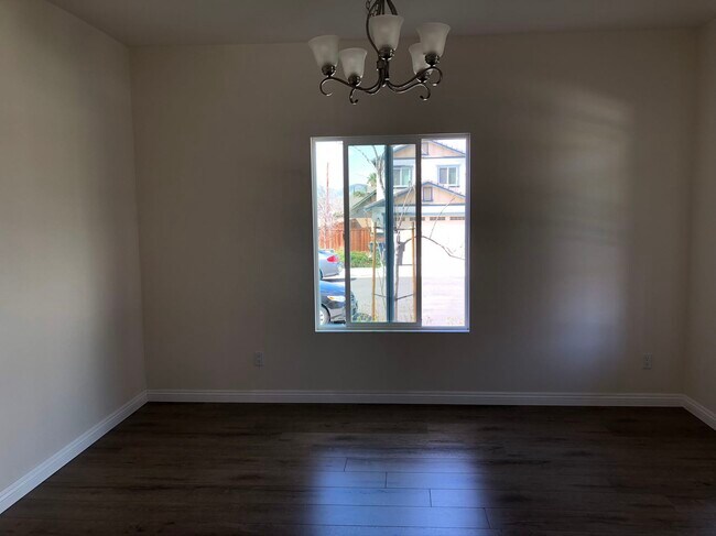 Foto del edificio - 3248 Chase Rd