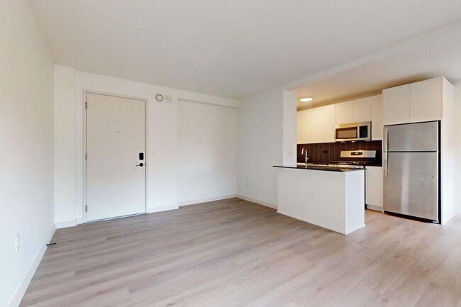 Interior Photo - Six40