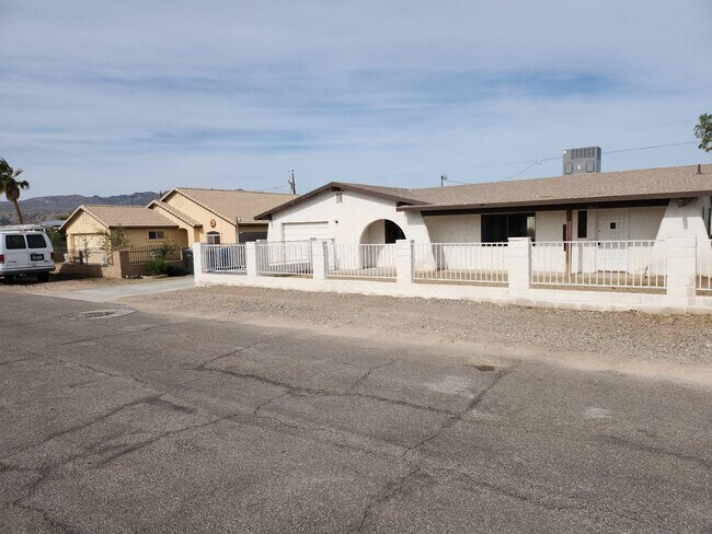 Foto del edificio - Single Family Home in Bullhead City, AZ!