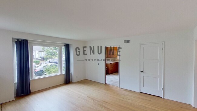 Foto del edificio - 702 Begonia Ave