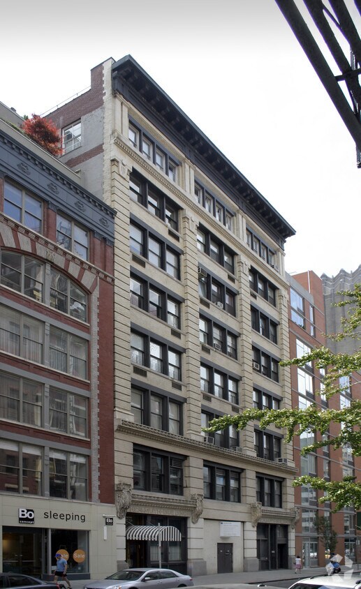 Primary Photo - 151 E 18th St