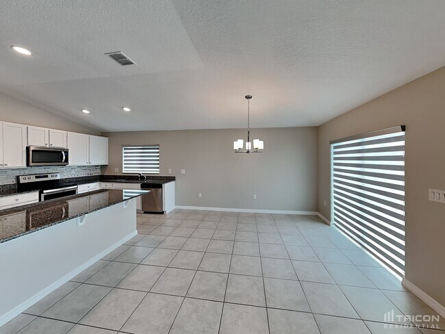 Building Photo - 3268 Eagle Hammock Circle Kissimmee FL