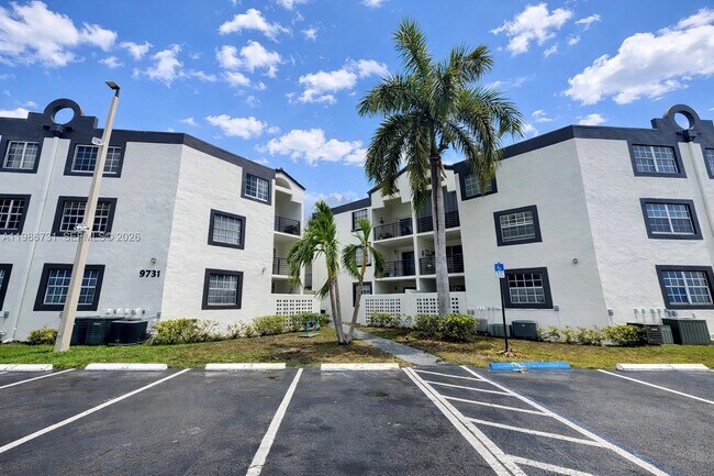 Foto del edificio - 9731 Fontainebleau Blvd
