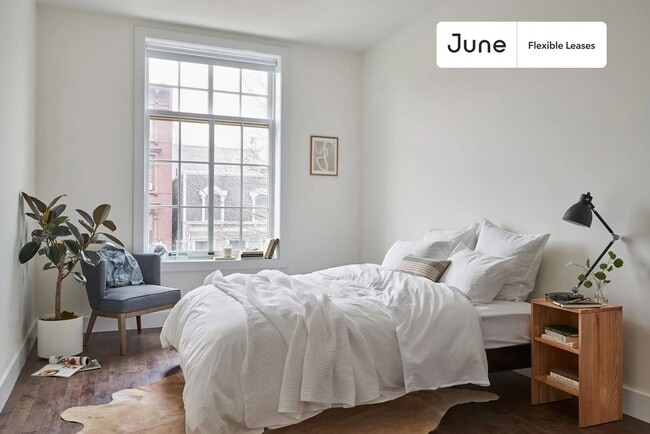 Building Photo - Chic ROOM at The Grand House