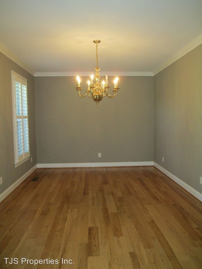 Building Photo - 102 Montreux Ln