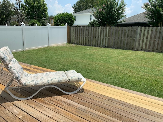 Deck and back yard - 4120 Newtonhall Dr