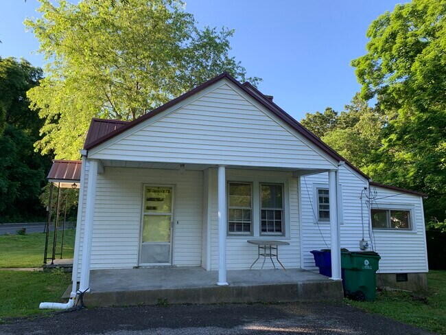Building Photo - 114 Ellett Rd