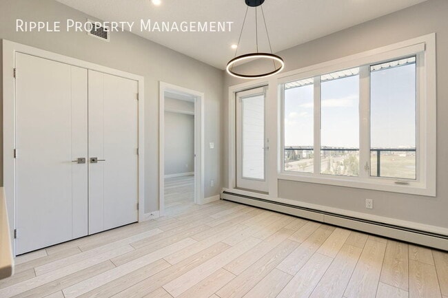 Building Photo - Modern 2 Beds, 2 Baths Apartment/Condo | 2...