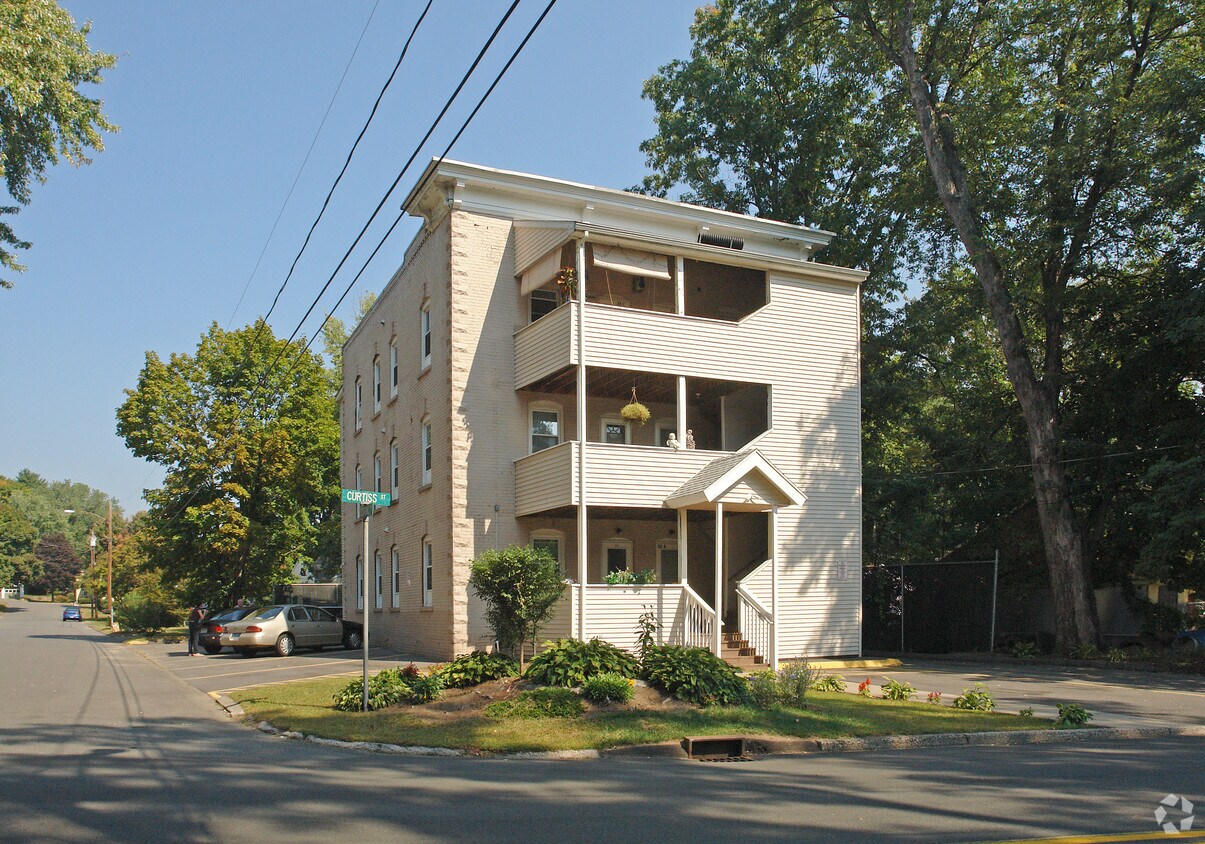 Primary Photo - 22-24 Curtiss St