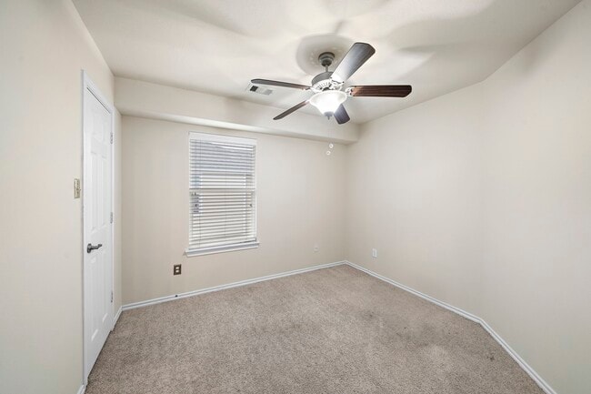 Building Photo - 3315 Victorian Manor Ln