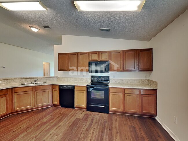 Foto del edificio - 7319 Bunker Ct