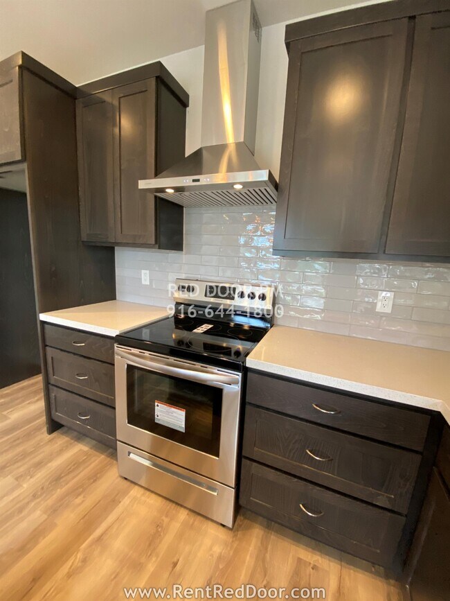 Foto del edificio - 240 Silver Bend Way