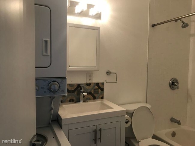 Foto del edificio - Studio, 1 bath Apartment - 144 Wonder St.