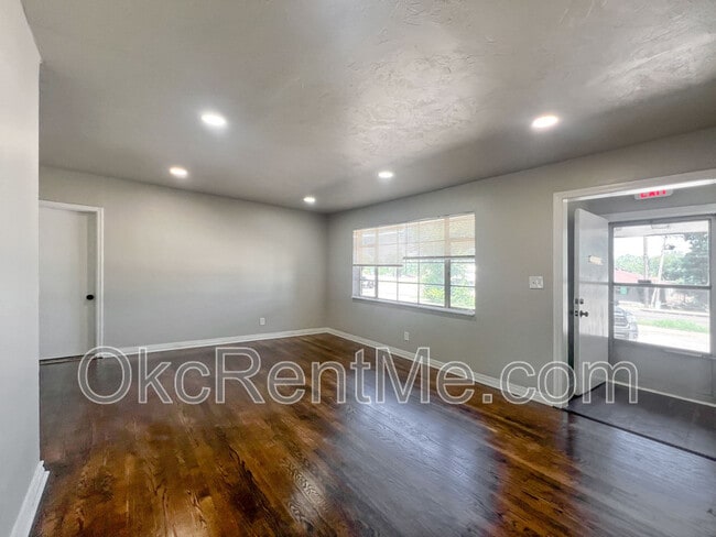 Building Photo - 4224 NW 23rd St