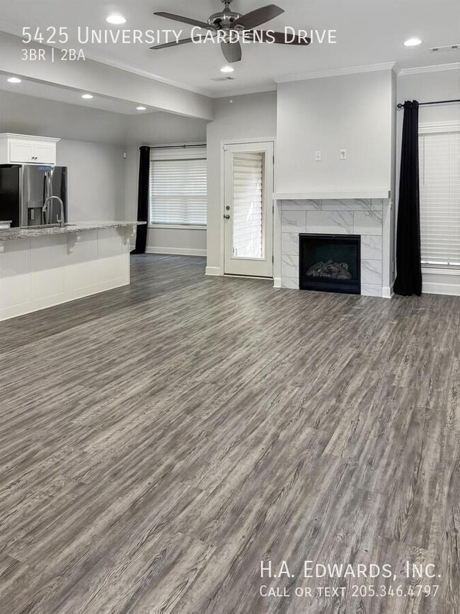 Building Photo - 5425 University Gardens Dr