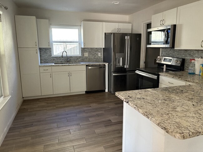 Foto del edificio - 121 N Meadow St