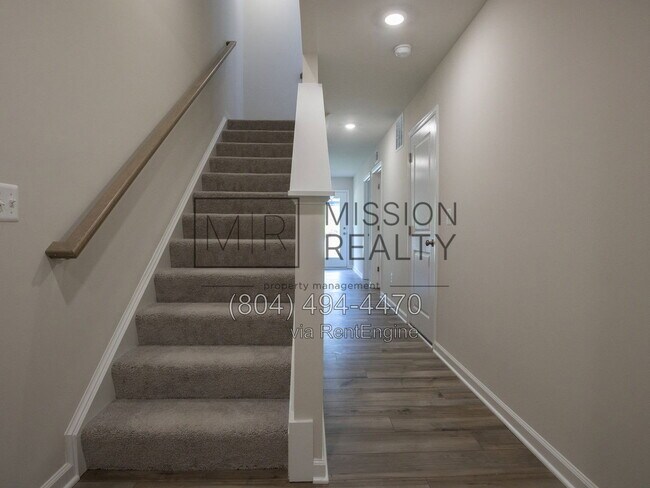 Foto del edificio - 8756 Whitman Dr