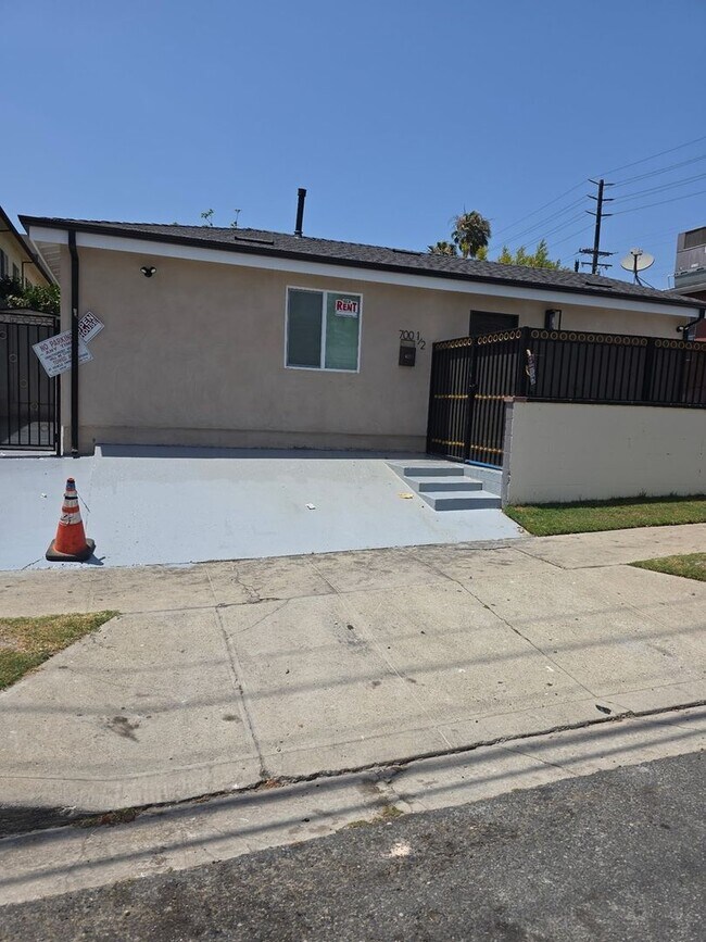 Building Photo - Charming 2BR House in Inglewood
