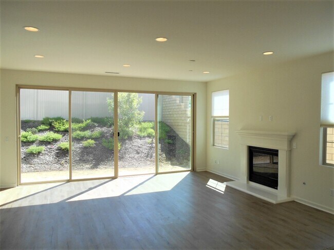 Building Photo - Spacious 4 bedroom Home in Carmel Valley!!