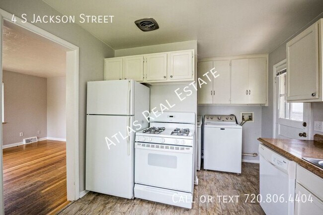 Building Photo - Cherry Creek Duplex! 2 bed, 1 bath! SEE IT...