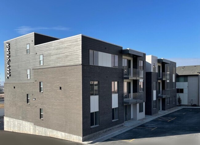 Foto del edificio - 200 S Hwy 89