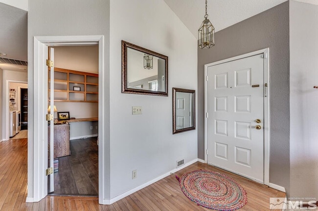 Foto del edificio - 2320 Overlook Ct