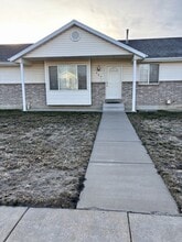 Building Photo - 405 W 375 N